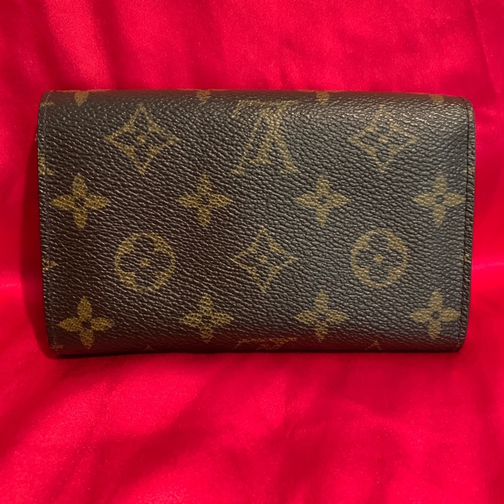 Authentic Louis Vuitton Tresor Porte-Monnaie - Picture 2 of 7